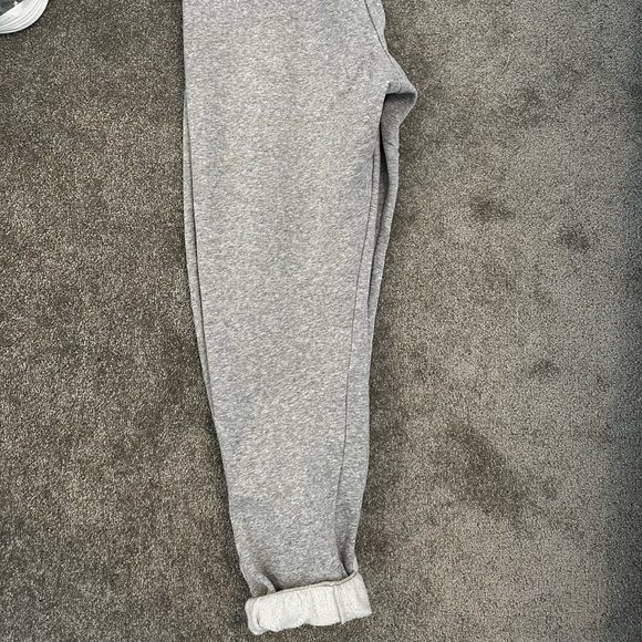 Brand new gray oversized sweatpants - Picture 5 of 6